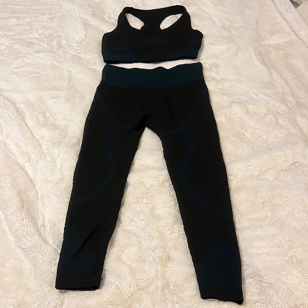 Black and blue medium support yoga set size L